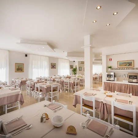Augusta Hotel 2*